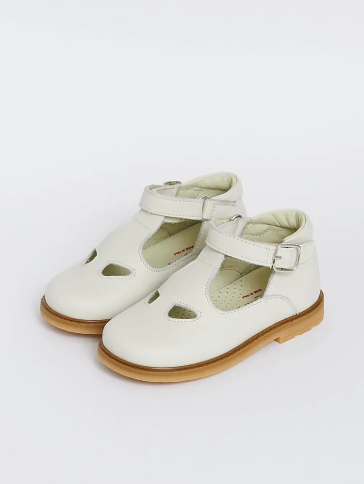 Scarpe artigianali per bambino in pelle beige con occhielli – supporto osteopatico Barberini