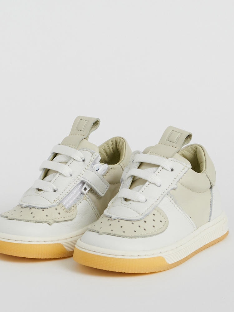 scarpe primi passi bianca con suola color bianco e miele